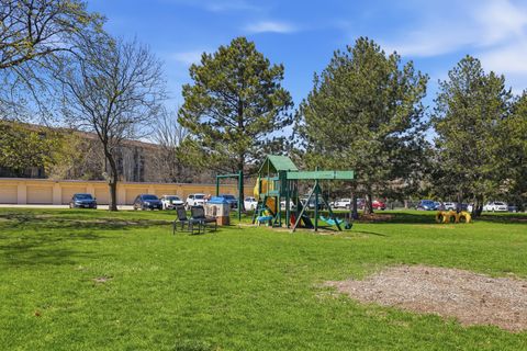 Tiny photo for 960 Beau Drive #303, Des Plaines, IL 60016 (MLS # 12474877)