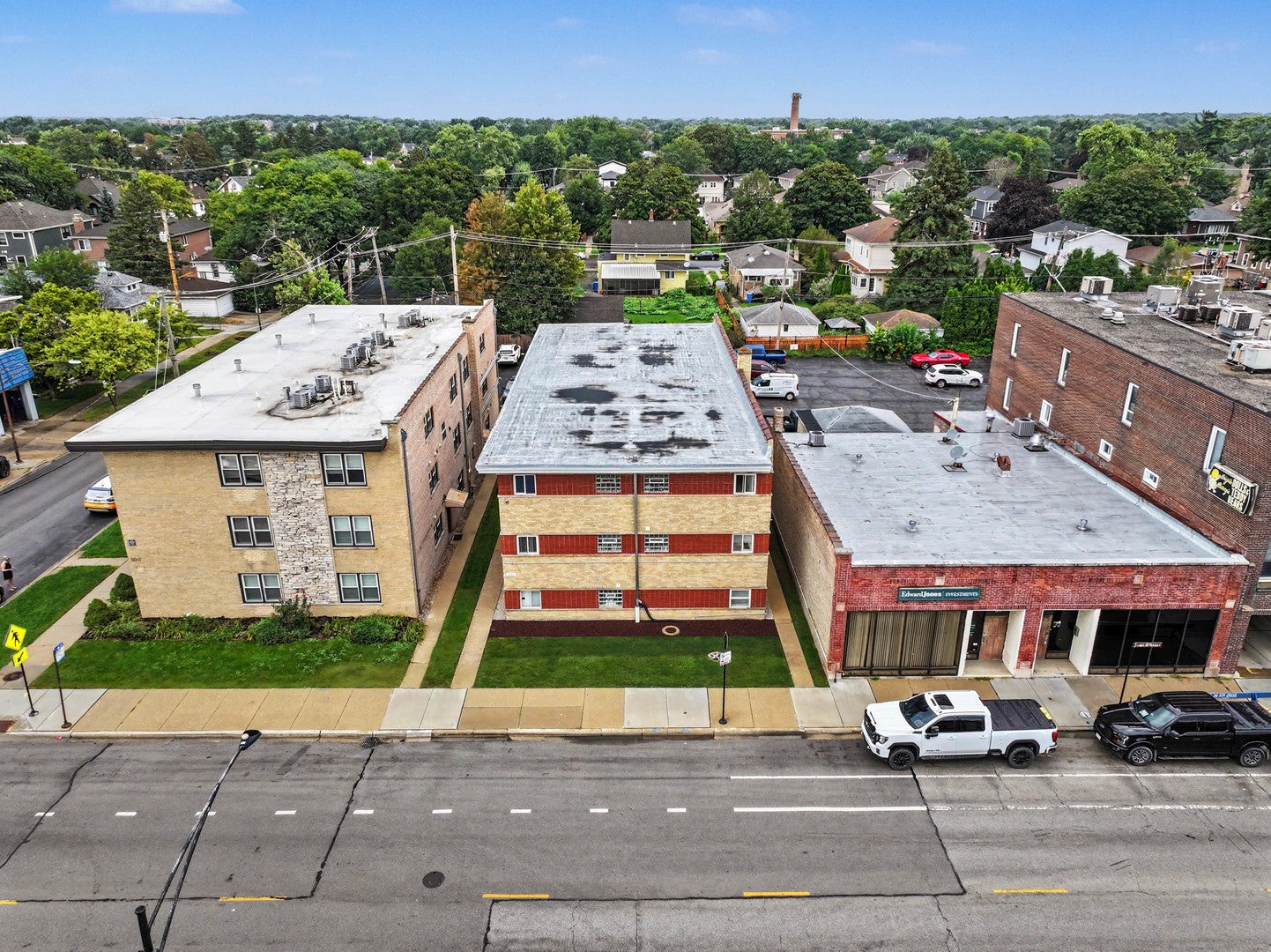 6043 N Northwest Highway 5