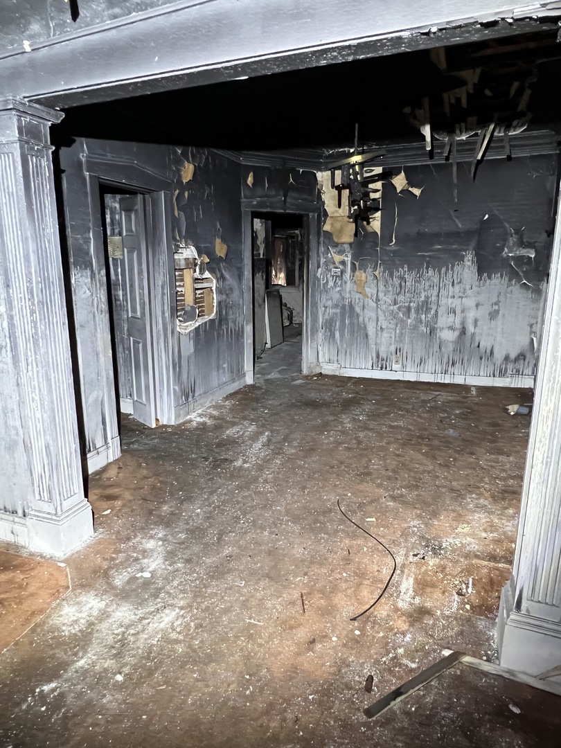 7835 S Rhodes Avenue