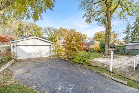 Tiny photo for 4005 Deyo Avenue, Brookfield, IL 60513 (MLS # 12513488)