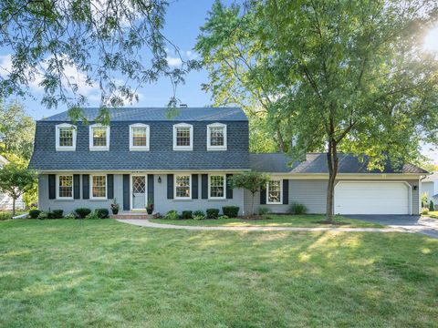 Photo of 25w303 Gunston Avenue, Naperville, IL 60540 (MLS # 12471252)