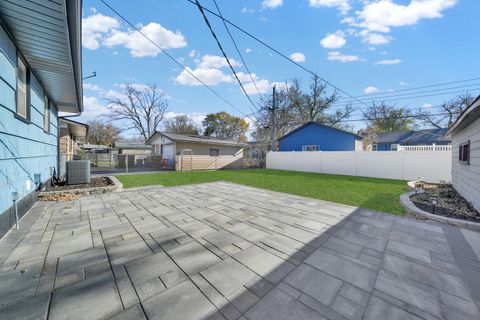 Tiny photo for 19 Mohawk Drive, Thornton, IL 60476 (MLS # 12662646)