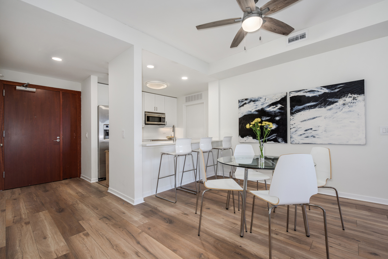 400 N Clinton Street 601