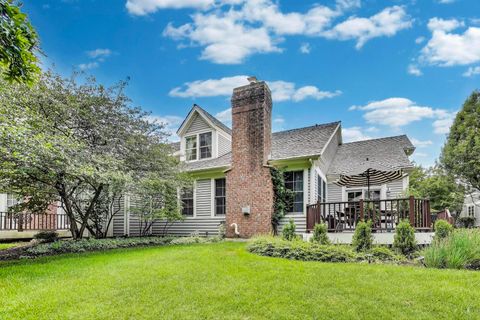 Tiny photo for 95 S Canterbury Court, Lake Forest, IL 60045 (MLS # 12488575)