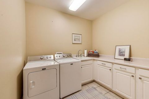 Tiny photo for 95 S Canterbury Court, Lake Forest, IL 60045 (MLS # 12488575)