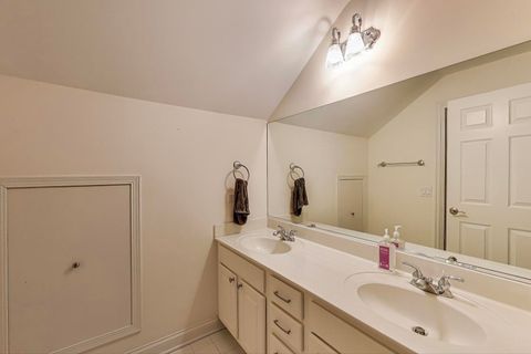 Tiny photo for 95 S Canterbury Court, Lake Forest, IL 60045 (MLS # 12488575)