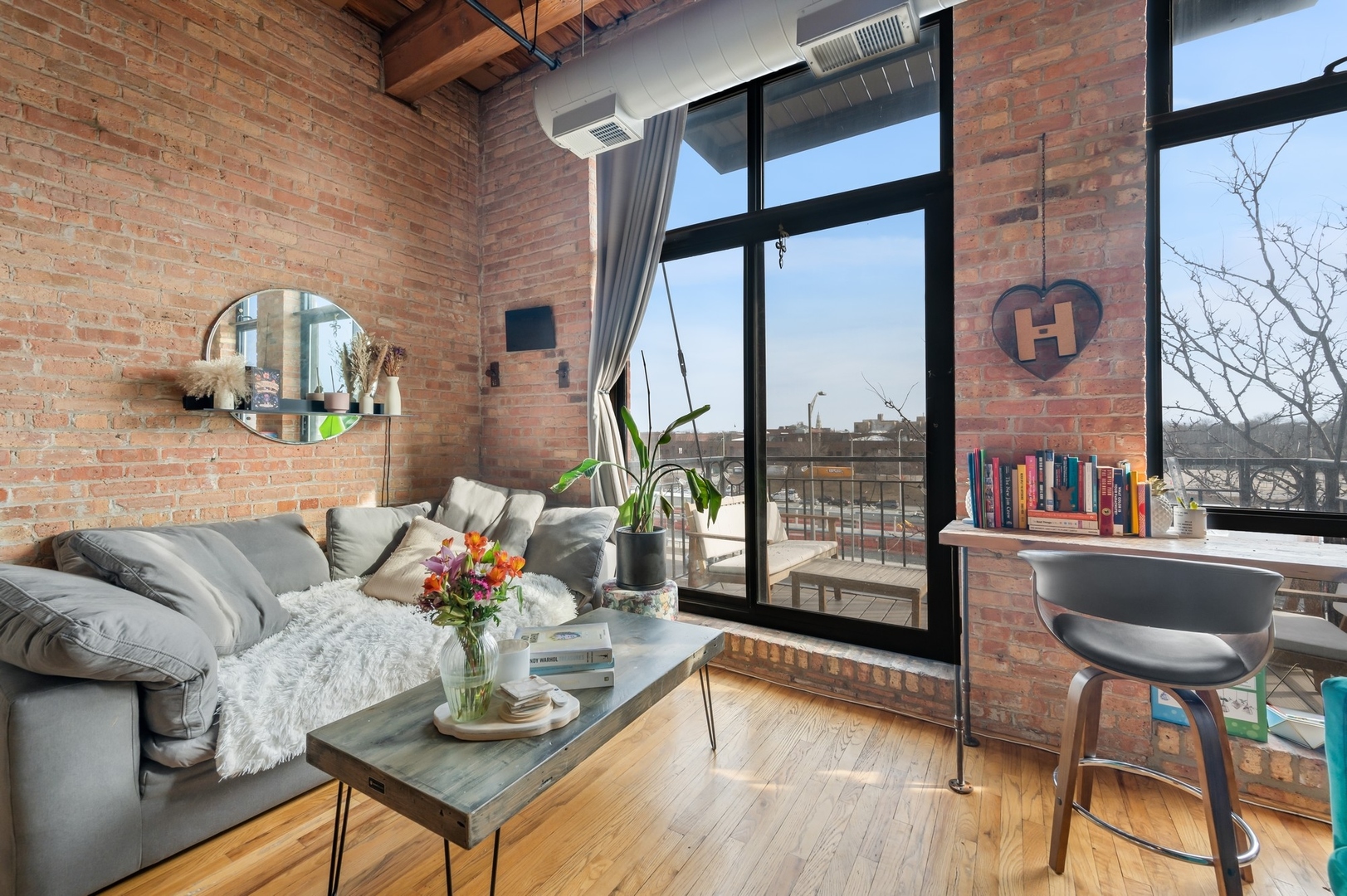 1250 W Van Buren Street 309