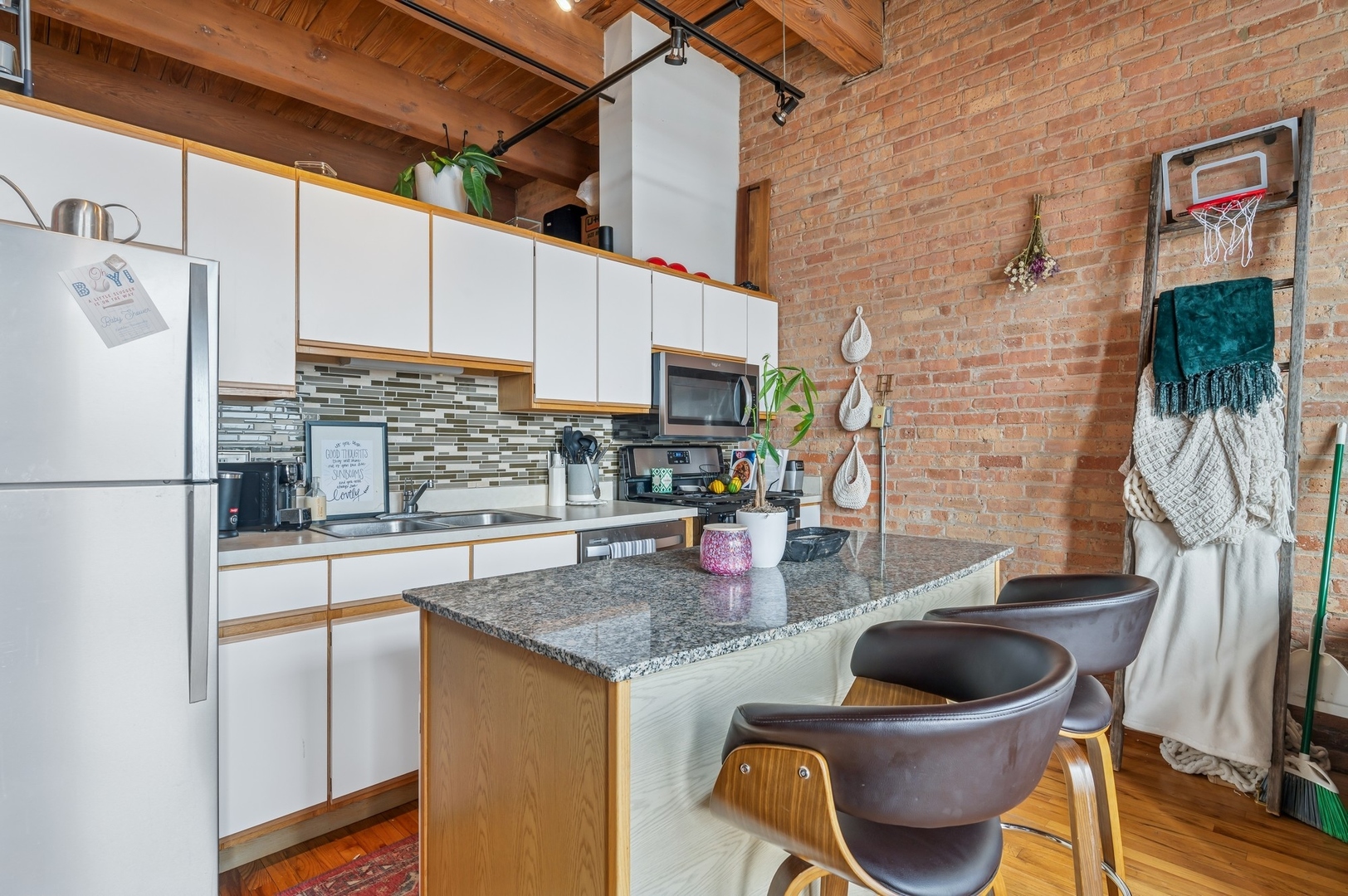 1250 W Van Buren Street 309