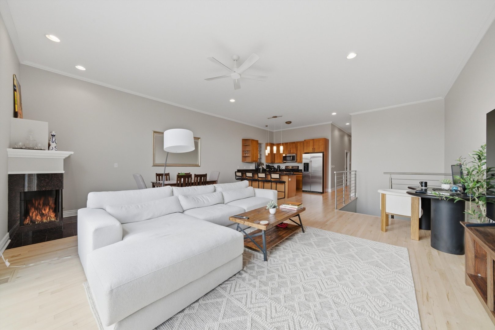 2538 W Chicago Avenue 4