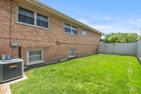 Tiny photo for 8436 Moody Avenue, Burbank, IL 60459 (MLS # 12479622)