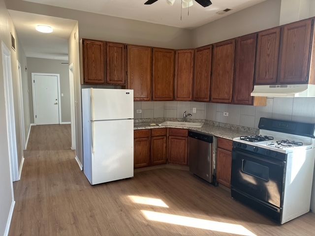 2956 N Hamlin Avenue 2R