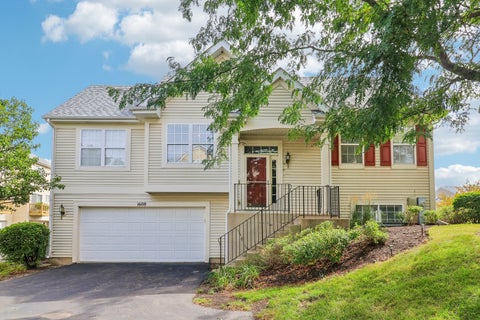 Photo of 1608 Windward Drive #1608, Pingree Grove, IL 60140 (MLS # 12757882)
