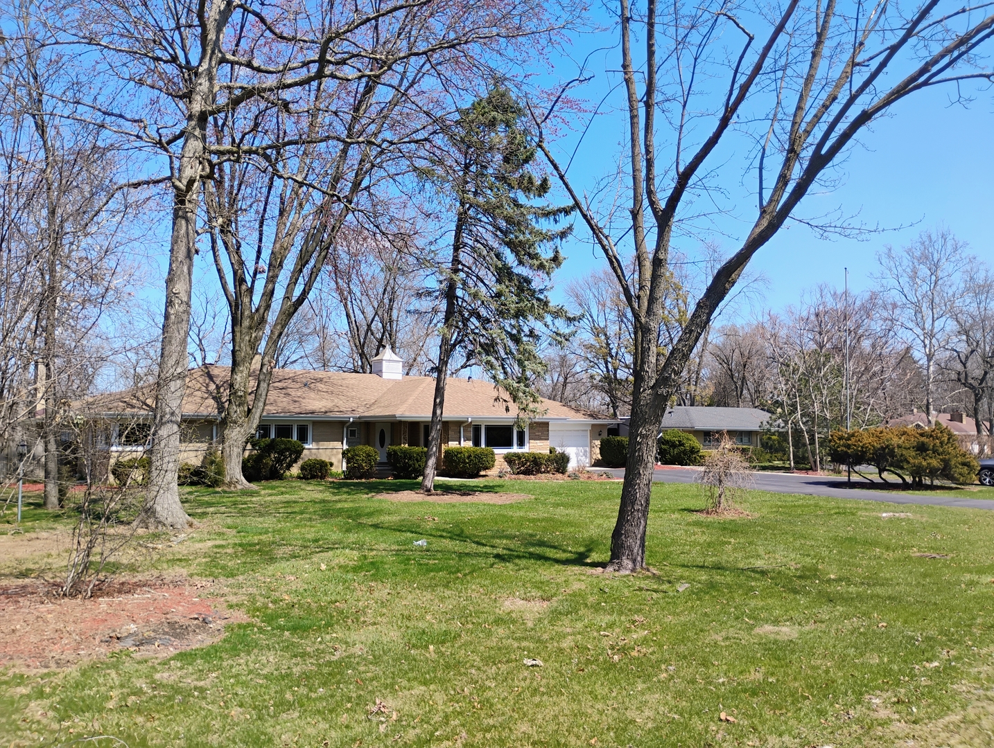 17w120 Woodland Avenue