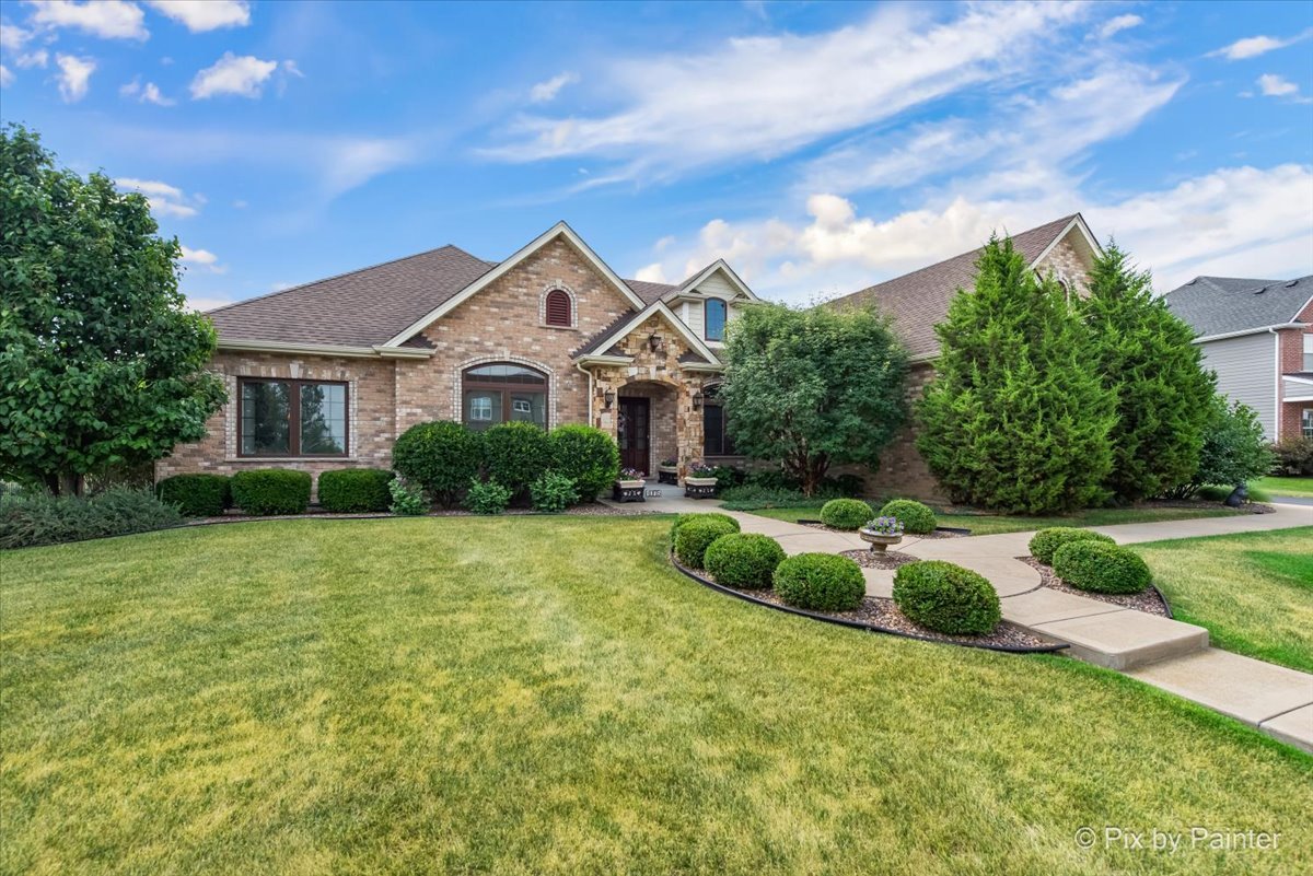 1075 Redbud Lane