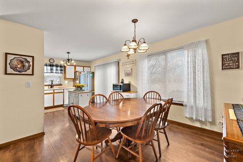 Tiny photo for 2321 Aspen Drive, Woodstock, IL 60098 (MLS # 12572968)