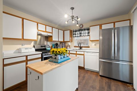 Tiny photo for 2321 Aspen Drive, Woodstock, IL 60098 (MLS # 12572968)