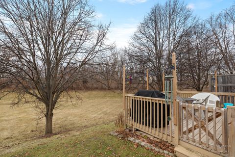 Tiny photo for 2321 Aspen Drive, Woodstock, IL 60098 (MLS # 12572968)
