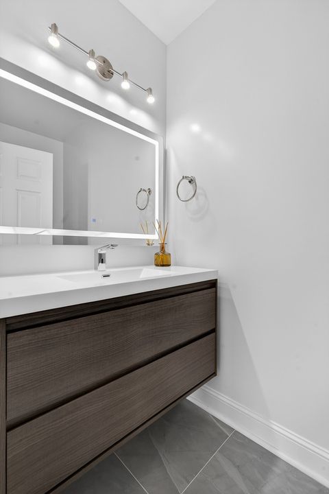 Tiny photo for 4646 S PRAIRIE Avenue #2S, Chicago, IL 60653 (MLS # 12622482)