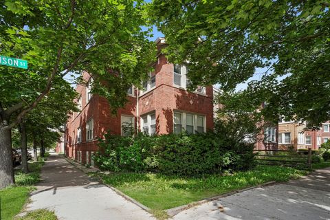 4241 N Laramie Avenue Chicago IL 60641