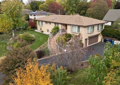 Photo of 518 E Niagara Avenue, Schaumburg, IL 60193 (MLS # 12499499)