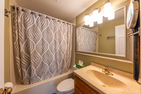 Tiny photo for 533 N Beck Road, Lindenhurst, IL 60046 (MLS # 12626106)