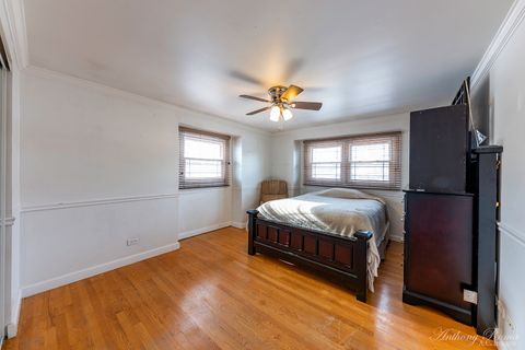 Tiny photo for 533 N Beck Road, Lindenhurst, IL 60046 (MLS # 12626106)