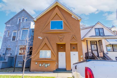 8111 S Muskegon Avenue Chicago IL 60617