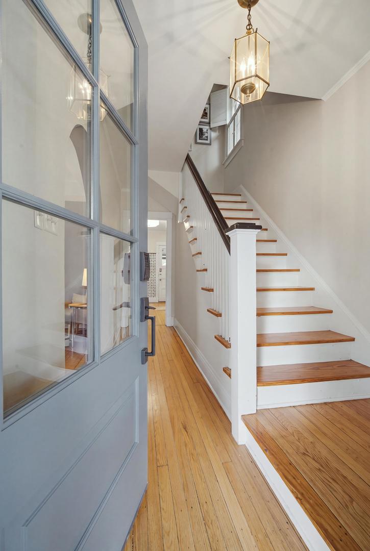 1060 Griffith Road - Photo 4