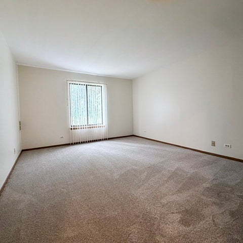 Tiny photo for 33661 N Royal Oak Lane #105, Grayslake, IL 60030 (MLS # 12760803)