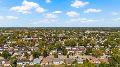 Tiny photo for 1813 W Pheasant Trail, Mount Prospect, IL 60056 (MLS # 12511644)