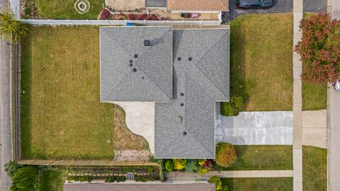 Tiny photo for 1813 W Pheasant Trail, Mount Prospect, IL 60056 (MLS # 12511644)