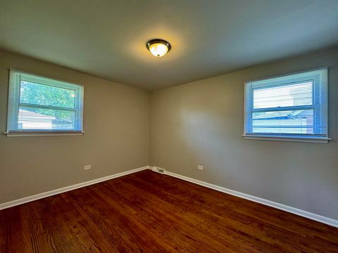 Tiny photo for 14401 Kolin Avenue, Midlothian, IL 60445 (MLS # 12493483)