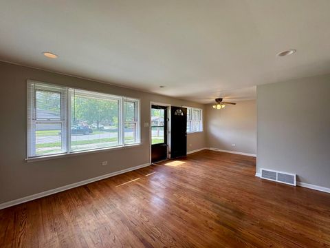 Tiny photo for 14401 Kolin Avenue, Midlothian, IL 60445 (MLS # 12493483)