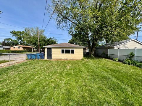 Tiny photo for 14401 Kolin Avenue, Midlothian, IL 60445 (MLS # 12493483)