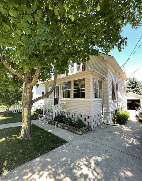 Photo of 1312 Dean Street, St. Charles, IL 60174 (MLS # 12588691)