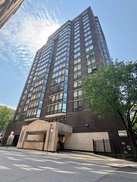 Photo of 21 W Goethe Street #2A, Chicago, IL 60610 (MLS # 12552424)