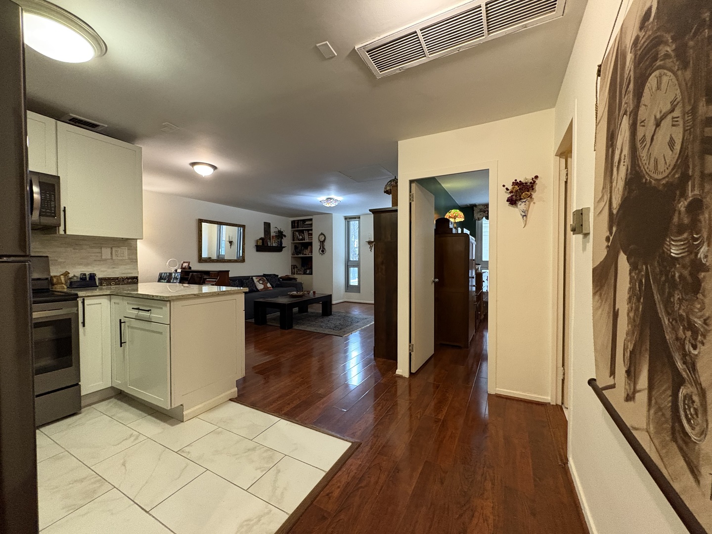 21 W Goethe Street 2A