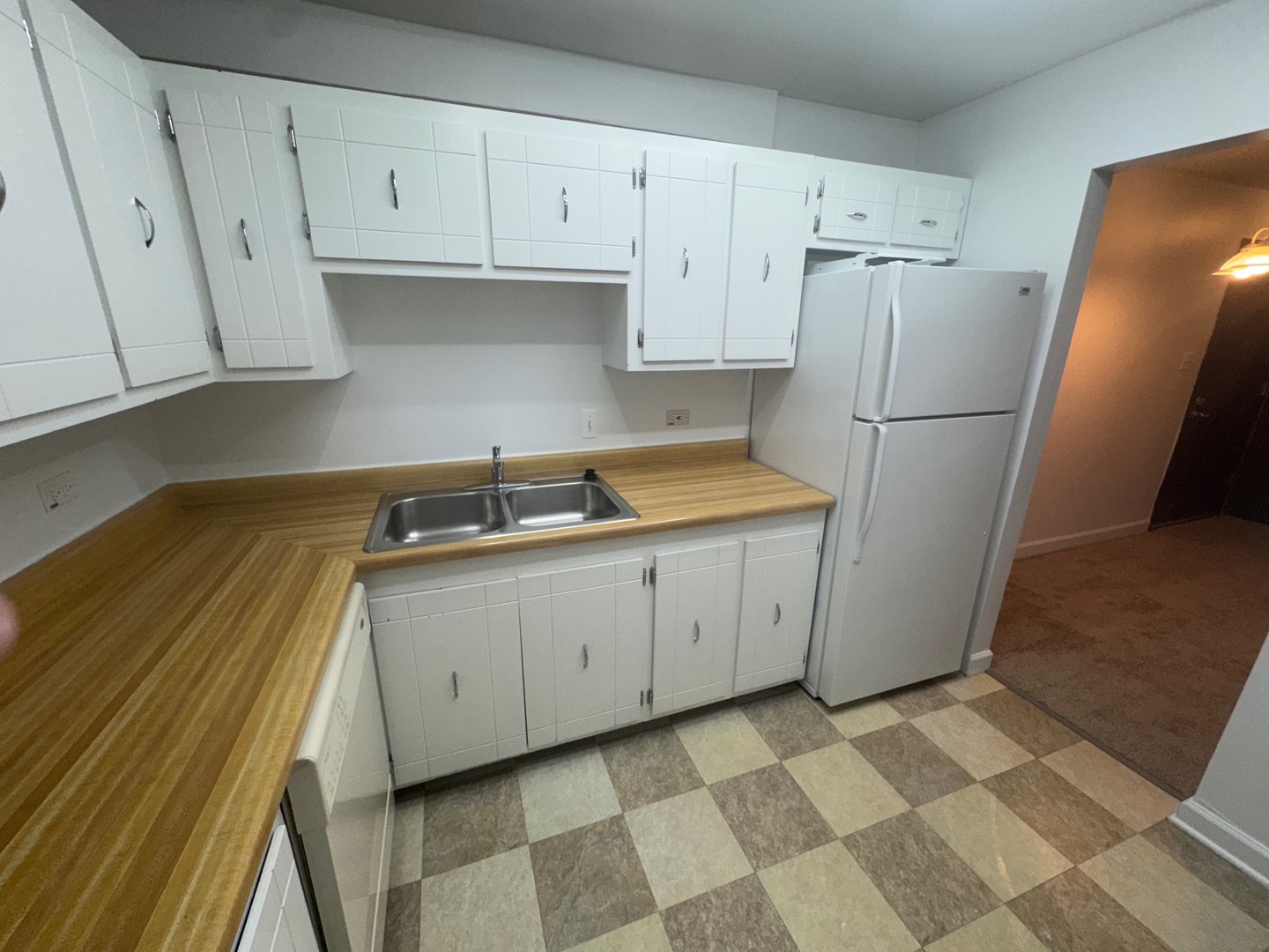 700 perrie Drive 305