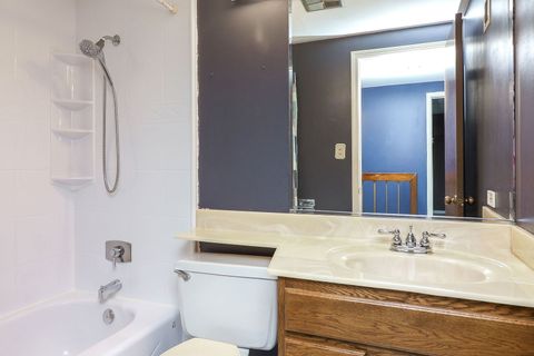 Tiny photo for 170 Cascade Drive, Indian Head Park, IL 60525 (MLS # 12469412)