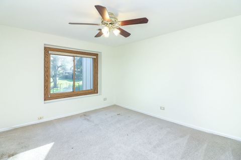 Tiny photo for 170 Cascade Drive, Indian Head Park, IL 60525 (MLS # 12469412)
