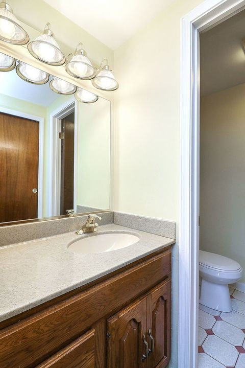 Tiny photo for 170 Cascade Drive, Indian Head Park, IL 60525 (MLS # 12469412)