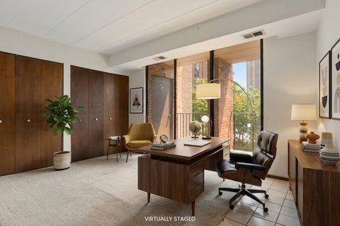 Tiny photo for 651 W Sheridan Road #6D, Chicago, IL 60613 (MLS # 12671504)