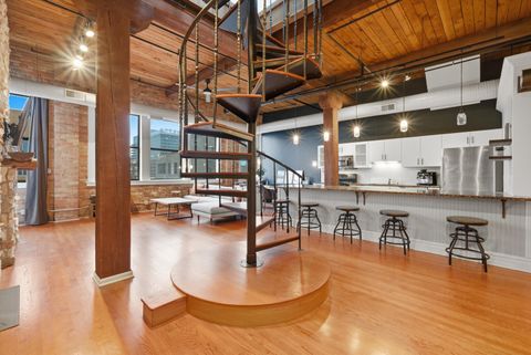 Tiny photo for 913 W Van Buren Street #7B, Chicago, IL 60607 (MLS # 12577429)