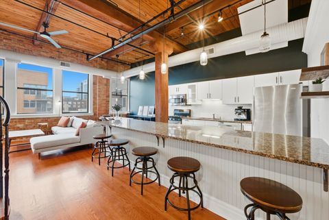 Tiny photo for 913 W Van Buren Street #7B, Chicago, IL 60607 (MLS # 12577429)