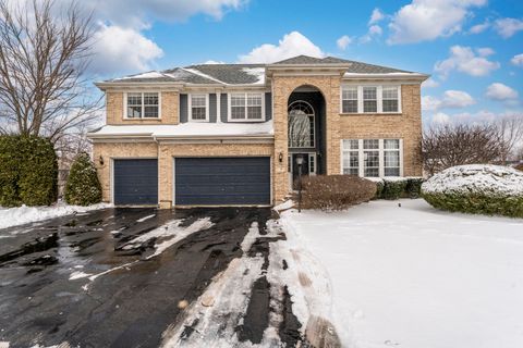 Photo of 9 Greyshire Court, Algonquin, IL 60102 (MLS # 12589490)