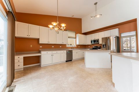 Tiny photo for 9 Greyshire Court, Algonquin, IL 60102 (MLS # 12589490)