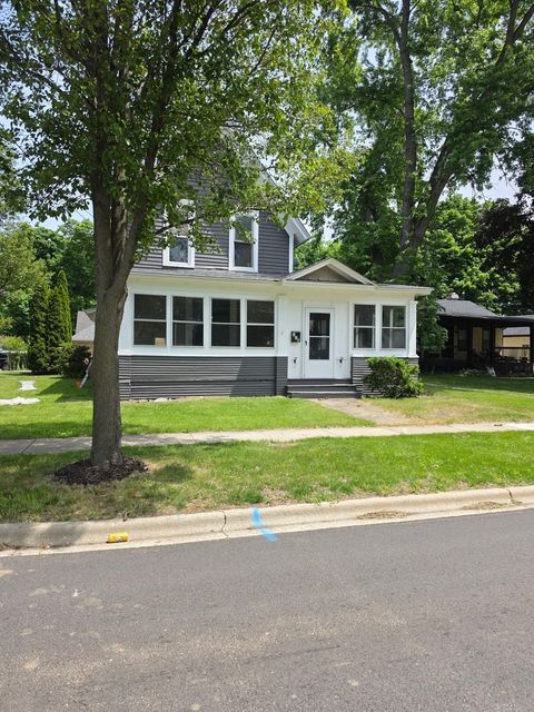 Photo of 118 N Washington Street, Carpentersville, IL 60110 (MLS # 12625772)