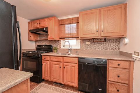 Tiny photo for 2737 Gabriel Avenue, Zion, IL 60099 (MLS # 12598021)