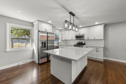 Tiny photo for 4433 W 100th Street, Oak Lawn, IL 60453 (MLS # 12501559)