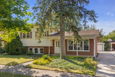 Tiny photo for 4433 W 100th Street, Oak Lawn, IL 60453 (MLS # 12501559)